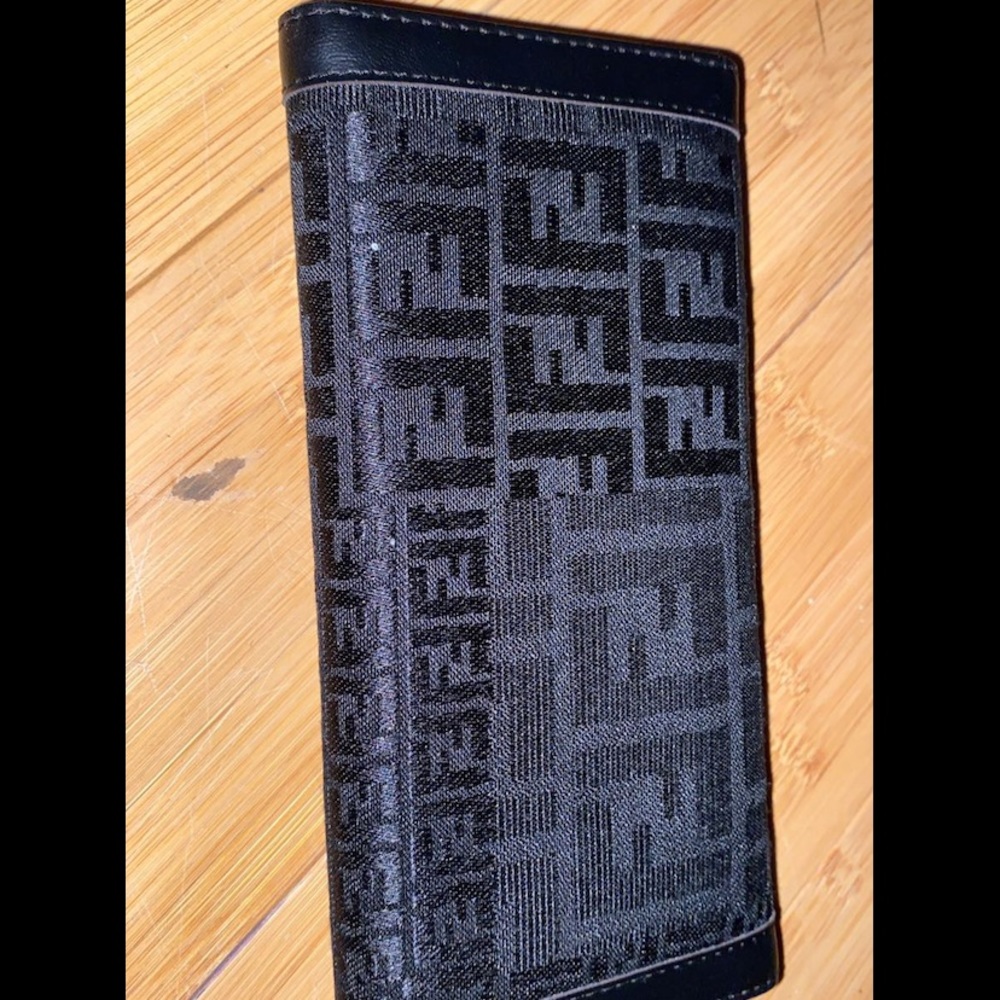 VINTAGE FENDI WALLET